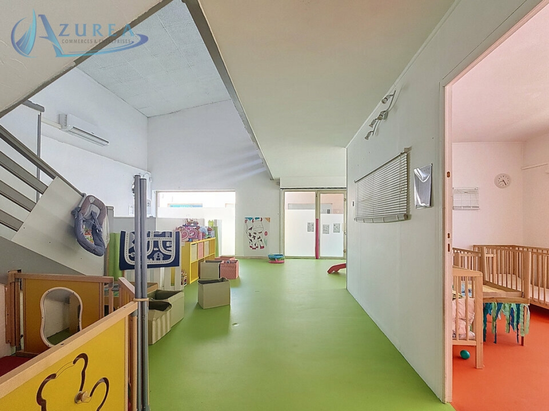 Photo 1 – location Locaux commerciaux	MONTAUROUX (83440)