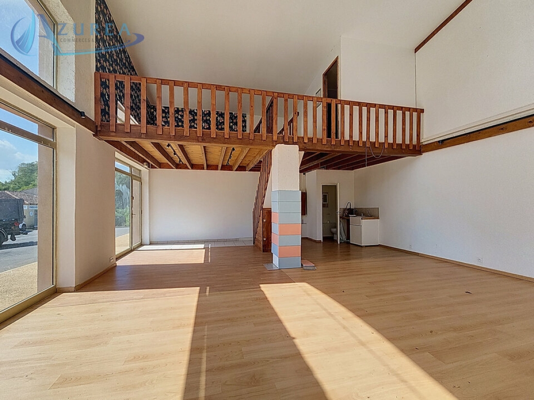 Photo 3 – location Locaux commerciaux	MONTAUROUX (83440)