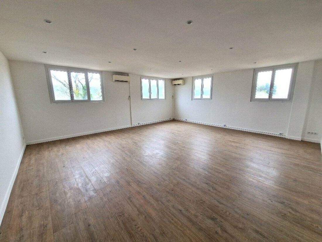 Photo 5 – location Entrepôts / activités	SAINT-JEANNET (06640)