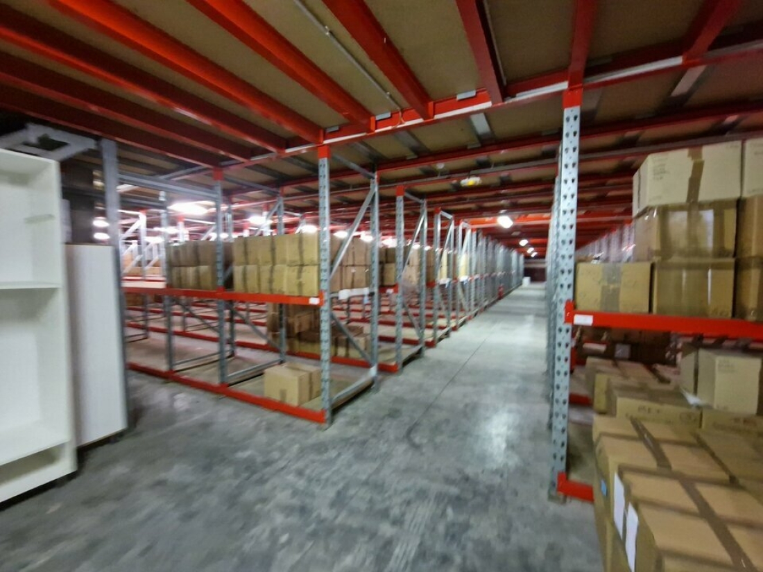 Photo 2 – location Entrepôts / activités	VALLAURIS (06220)