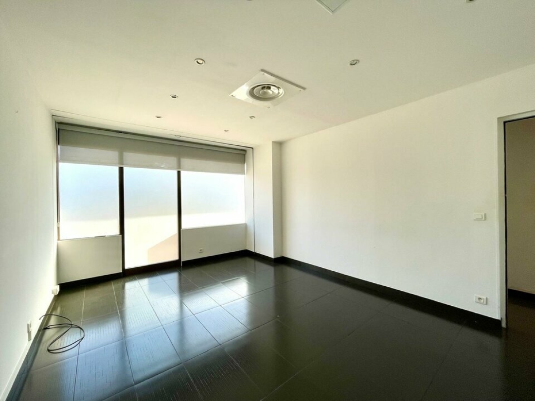 Photo 2 – location Locaux commerciaux	CAGNES SUR MER (06800)