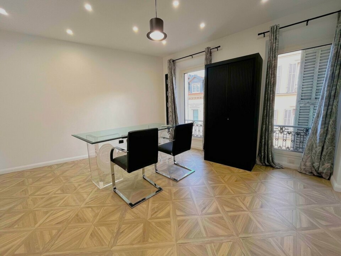 Photo 2 – location bureaux	CANNES (06400)