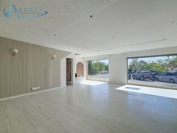 Photo 1 – location Locaux commerciaux	MONTAUROUX (83440)