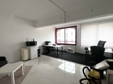 Photo 1 – location bureaux	SAINT-LAURENT-DU-VAR (06700)