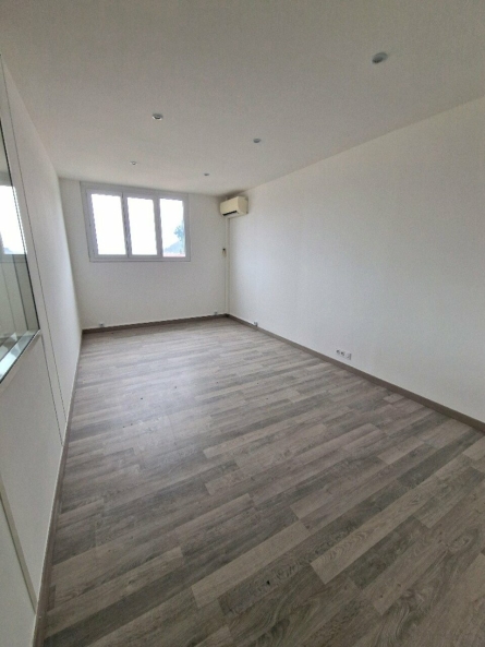 Photo 6 – location Entrepôts / activités	SAINT-JEANNET (06640)
