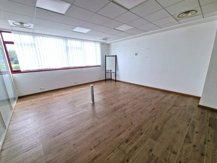 Photo 8 – location Entrepôts / activités	VALLAURIS (06220)