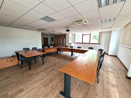 Photo 10 – location Entrepôts / activités	VALLAURIS (06220)