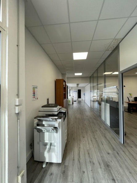 Photo 6 – location Locaux commerciaux	LA ROQUETTE SUR SIAGNE (06550)
