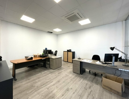 Photo 5 – location Locaux commerciaux	LA ROQUETTE SUR SIAGNE (06550)