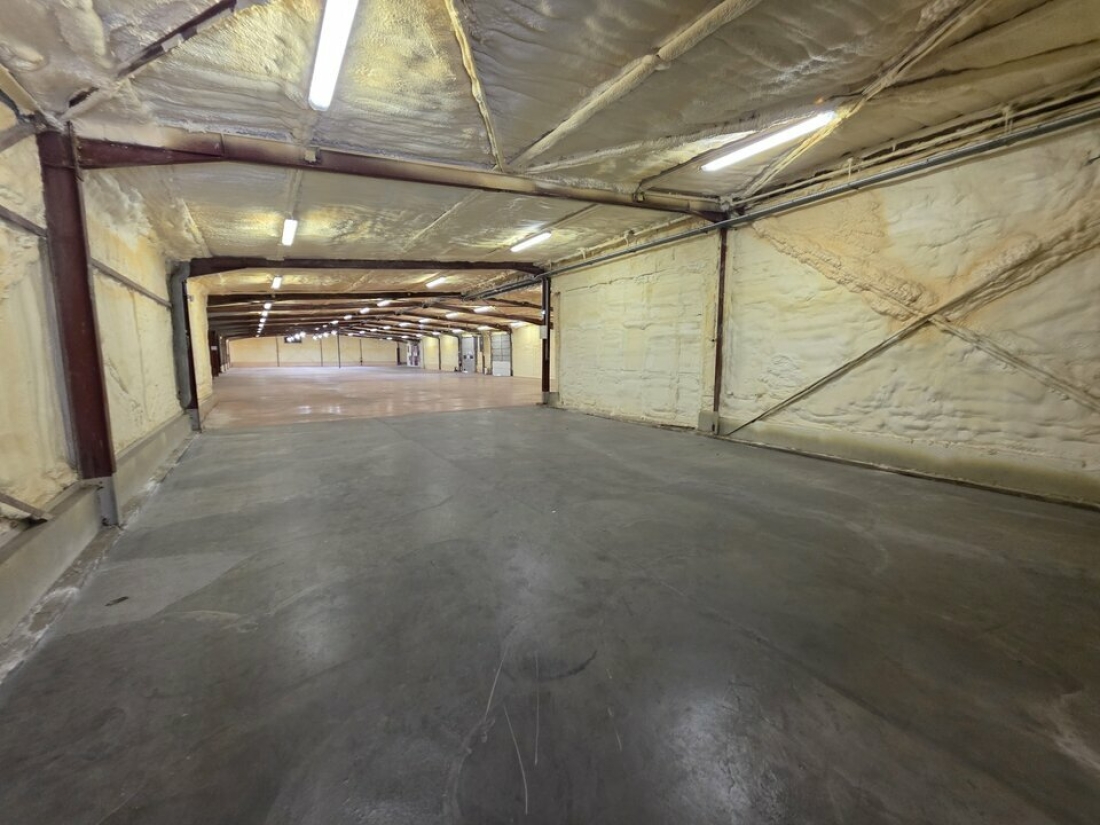 Photo 1 – location Entrepôts / activités	CARROS (06510)