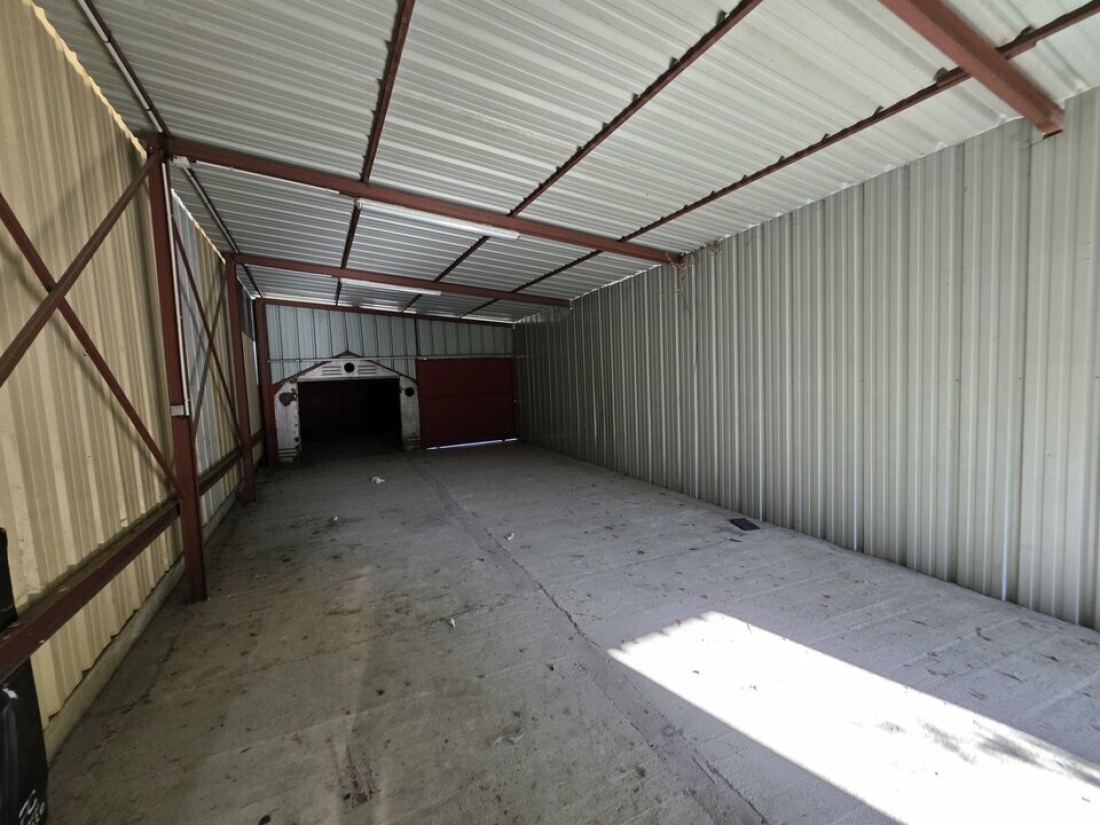 Photo 5 – location Entrepôts / activités	CARROS (06510)