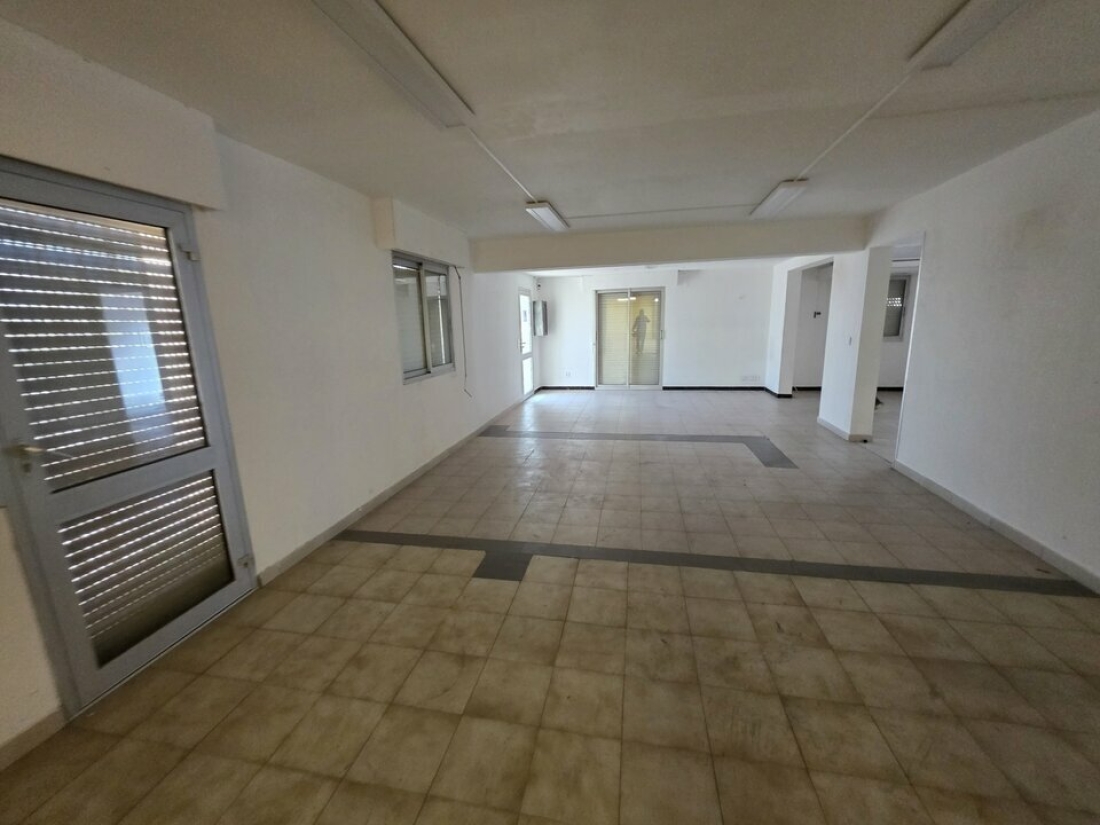 Photo 4 – location Entrepôts / activités	CARROS (06510)