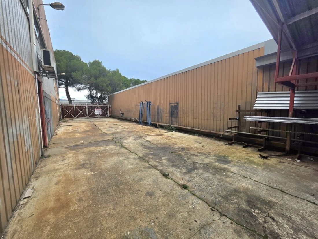 Photo 6 – vente Entrepôts / activités	ANTIBES (06600)