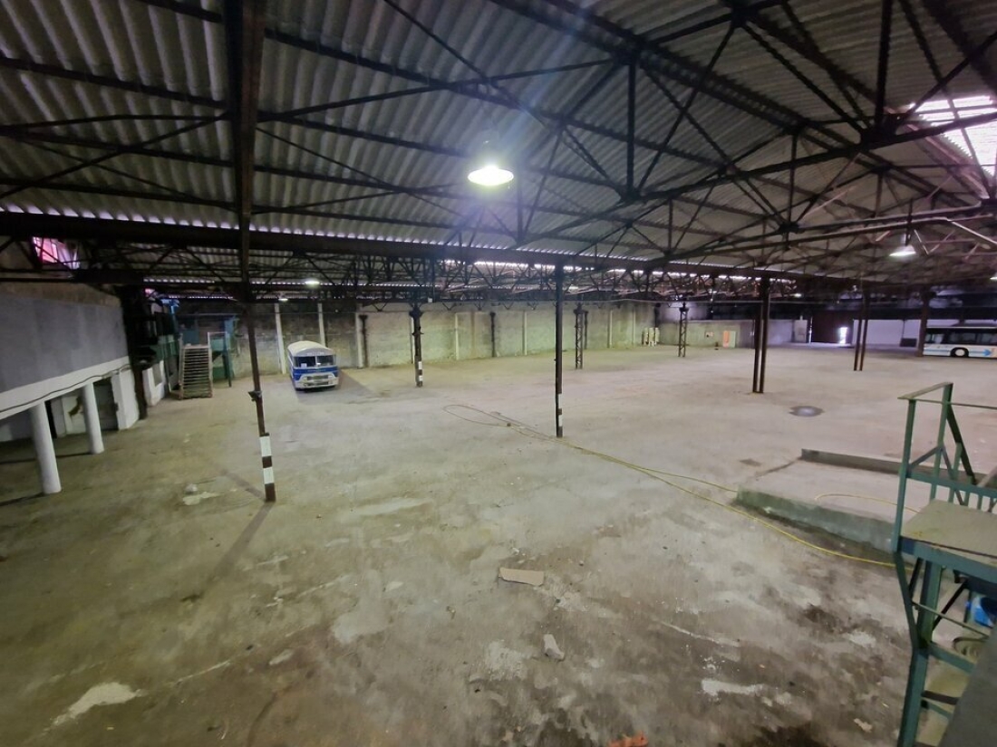 Photo 2 – location Entrepôts / activités	LA TRINITE (06340)