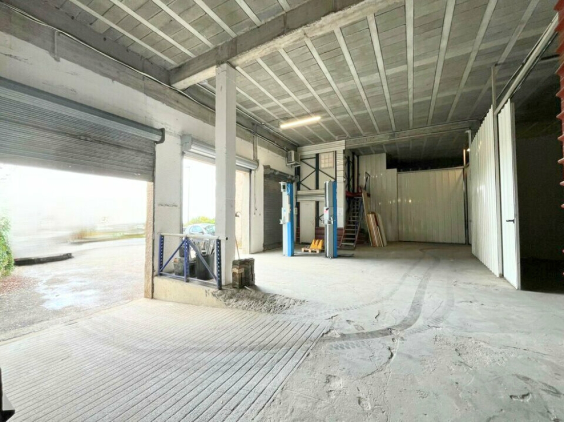 Photo 2 – vente Entrepôts / activités	CARROS (06510)