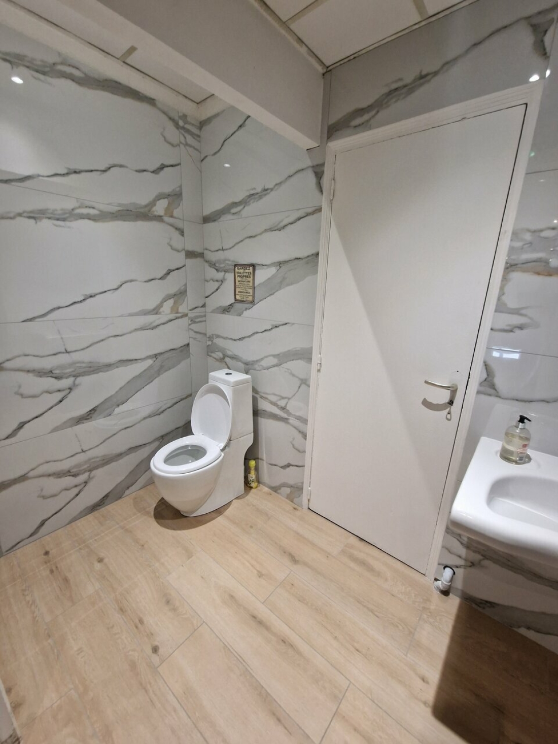 Photo 4 – location bureaux	BIOT (06410)