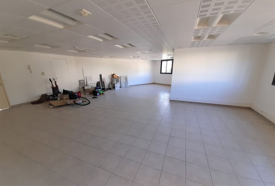 Photo 4 – location bureaux	MOUANS SARTOUX (06370)
