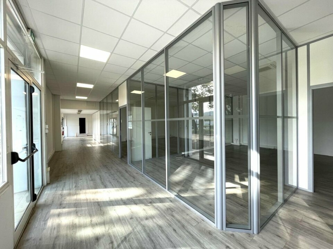 Photo 5 – location Locaux commerciaux	LA ROQUETTE SUR SIAGNE (06550)