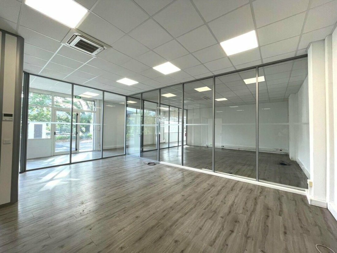 Photo 6 – location Locaux commerciaux	LA ROQUETTE SUR SIAGNE (06550)