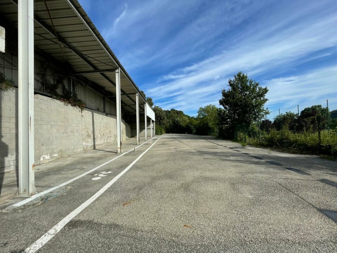 Photo 3 – location Locaux commerciaux	LA ROQUETTE SUR SIAGNE (06550)