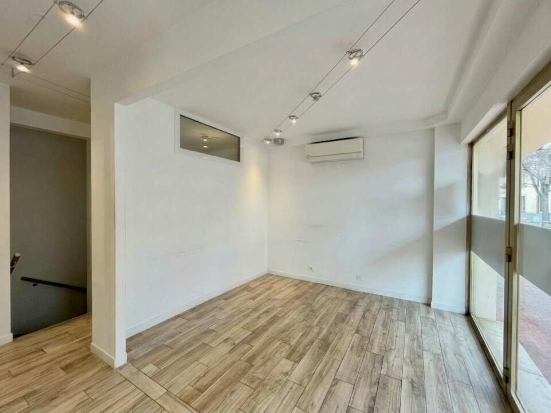 Photo 2 – location Locaux commerciaux	ANTIBES (06600)