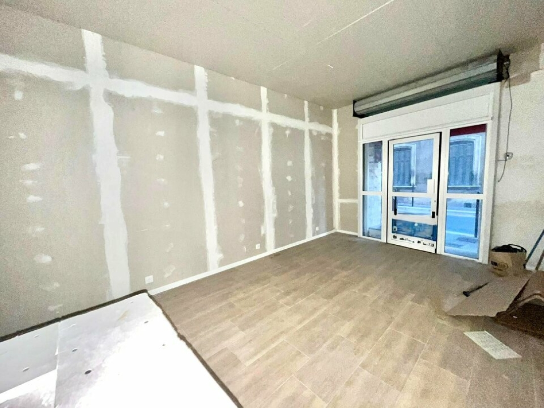 Photo 1 – location Locaux commerciaux	VIDAUBAN (83550)