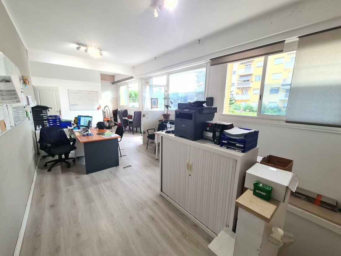 Photo 4 – location Entrepôts / activités	CAGNES SUR MER (06800)