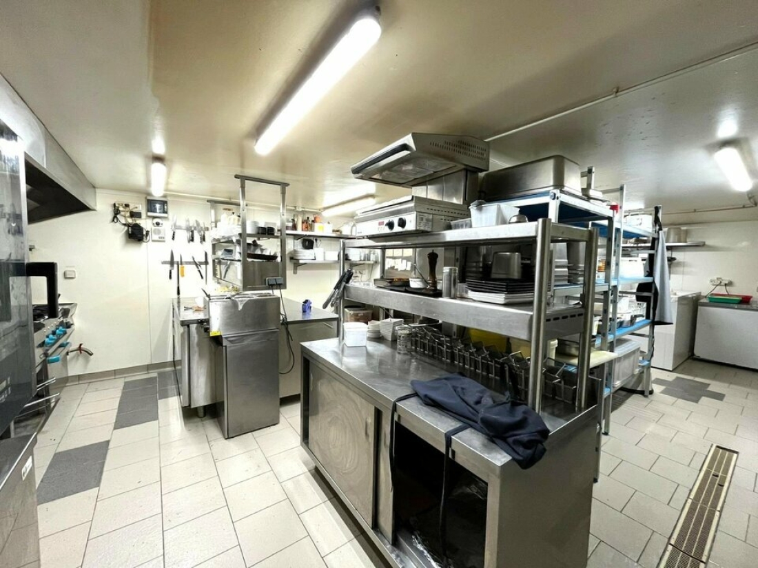 Photo 2 – vente Locaux commerciaux	FAYENCE (83440)