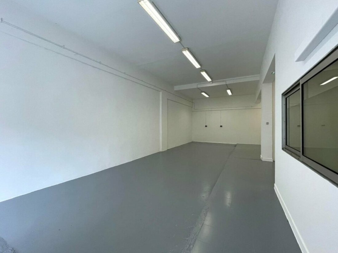 Photo 2 – vente Entrepôts / activités	ANTIBES (06600)