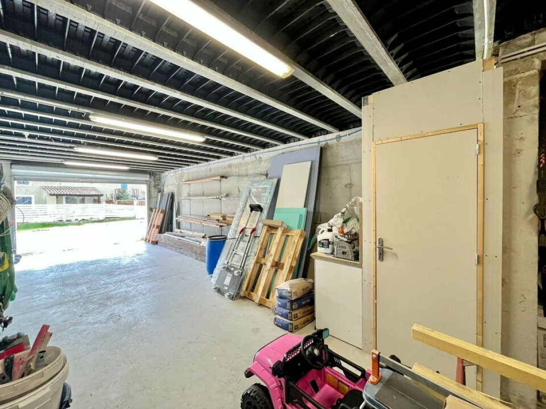 Photo 2 – location Entrepôts / activités	MONTAUROUX (83440)