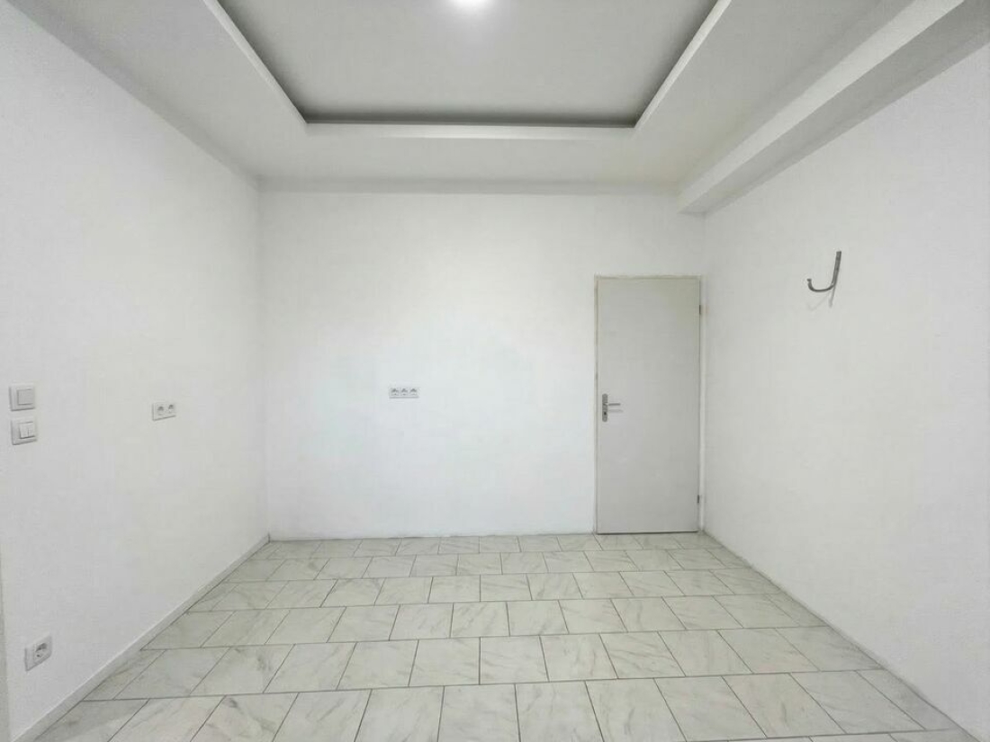 Photo 3 – vente Locaux commerciaux	FREJUS (83600)