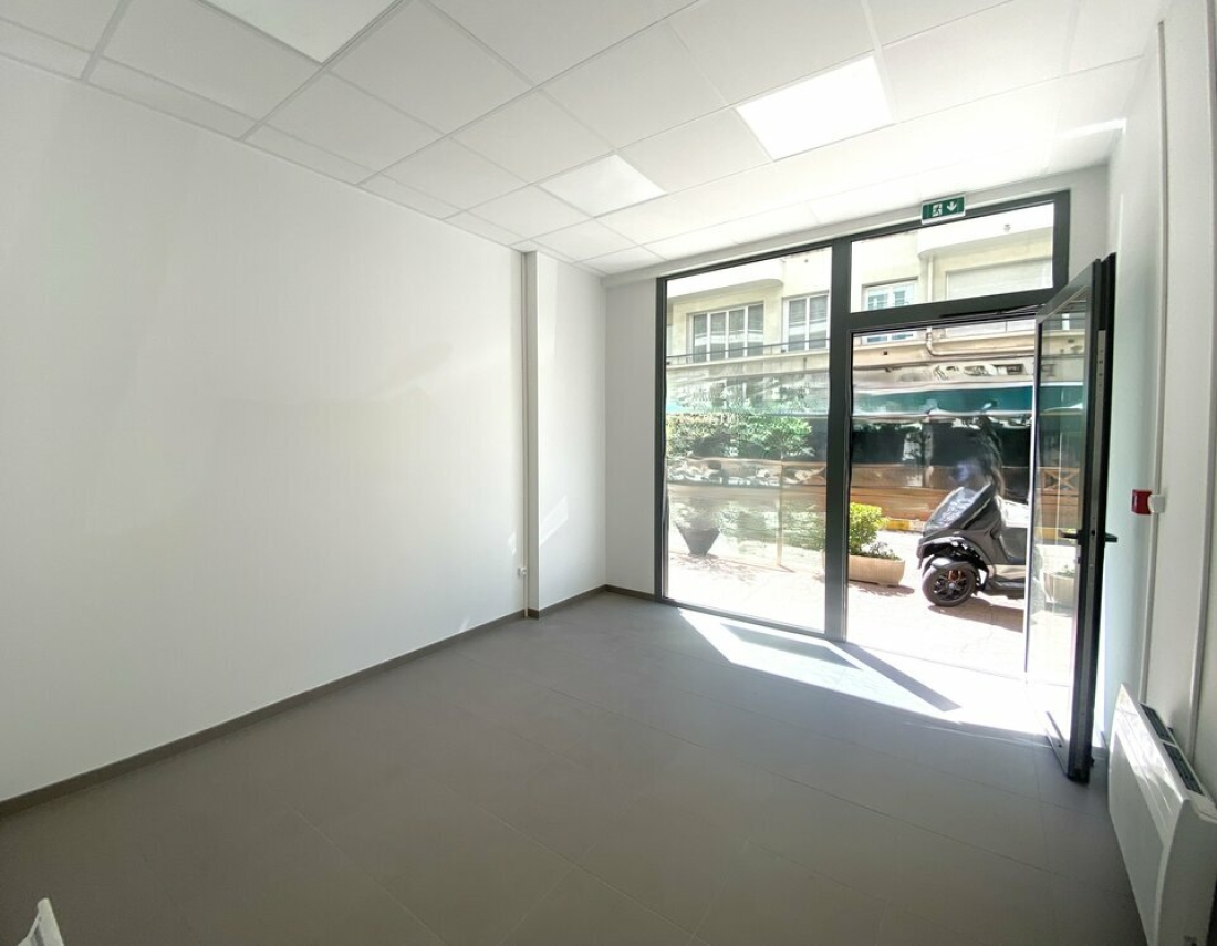 Photo 1 – location Locaux commerciaux	NICE (06000)
