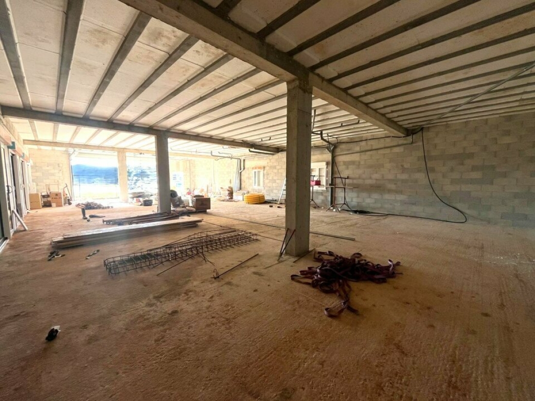 Photo 1 – location Entrepôts / activités	VIDAUBAN (83550)