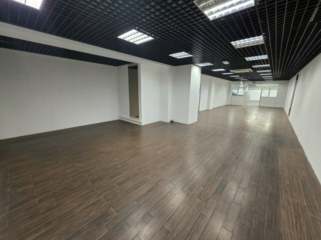 Photo 4 – location Entrepôts / activités	LE CANNET (06110)