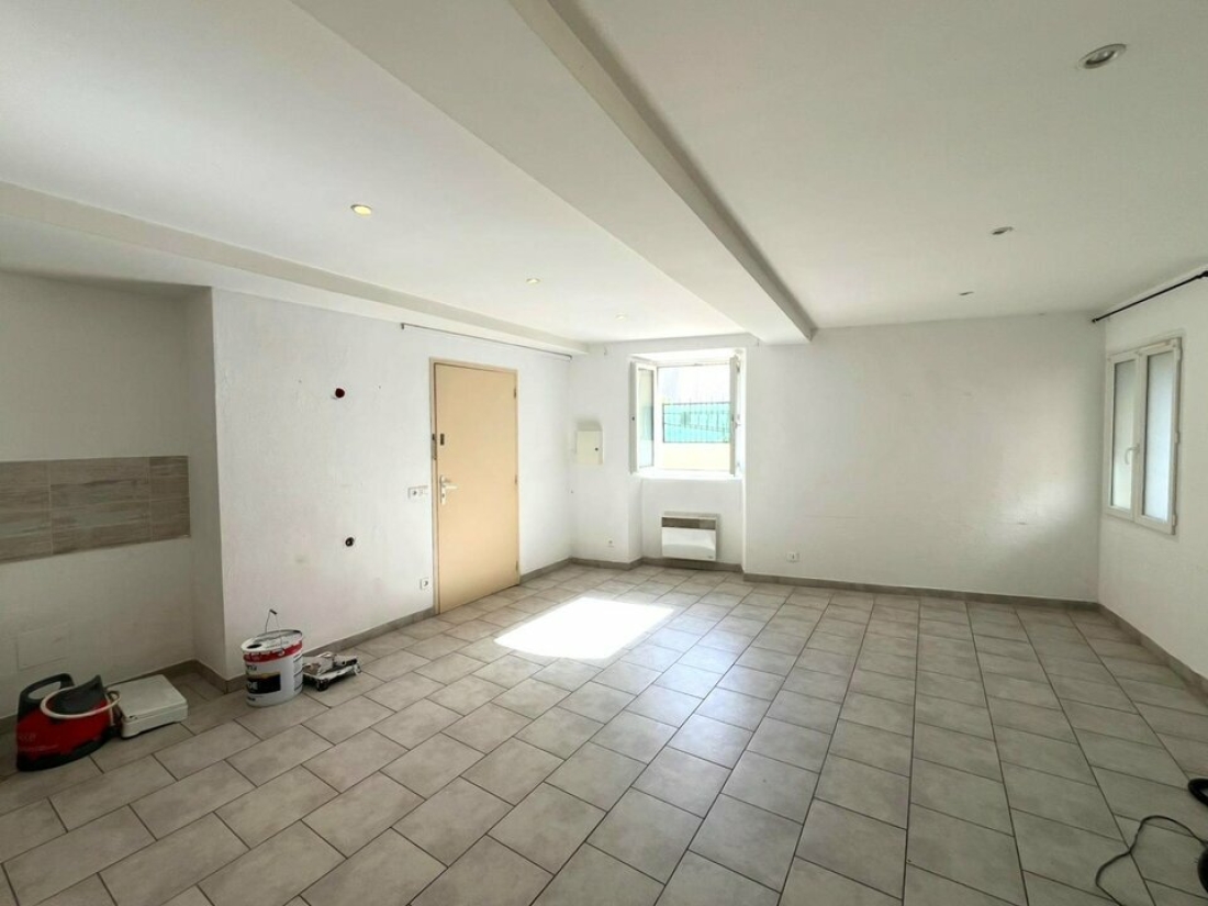 Photo 1 – location bureaux	LE LUC (83340)