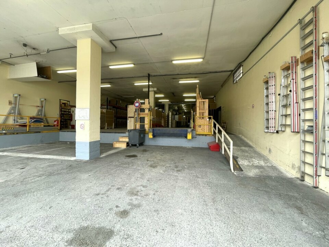 Photo 4 – location Entrepôts / activités	SAINT LAURENT DU VAR (06700)