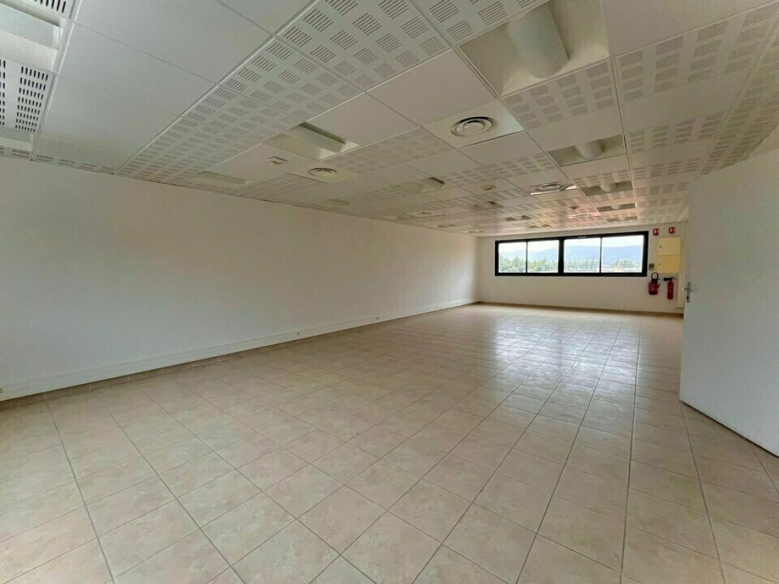 Photo 3 – location bureaux	MOUANS SARTOUX (06370)