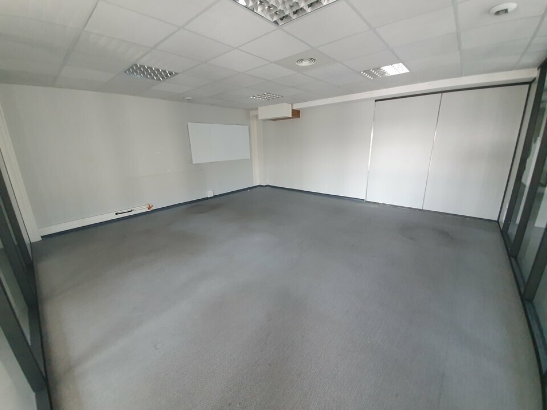 Photo 5 – location bureaux	SAINT LAURENT DU VAR (06700)