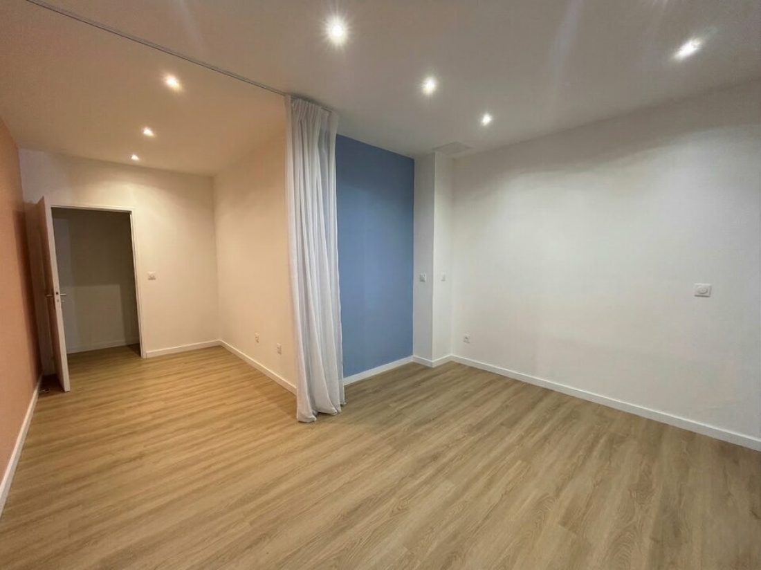 Photo 1 – location Locaux commerciaux	SAINTE MAXIME (83120)