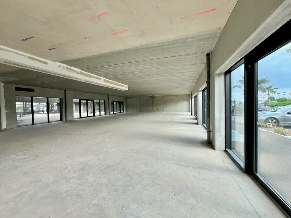 Photo 2 – location Locaux commerciaux	PUGET SUR ARGENS (83480)