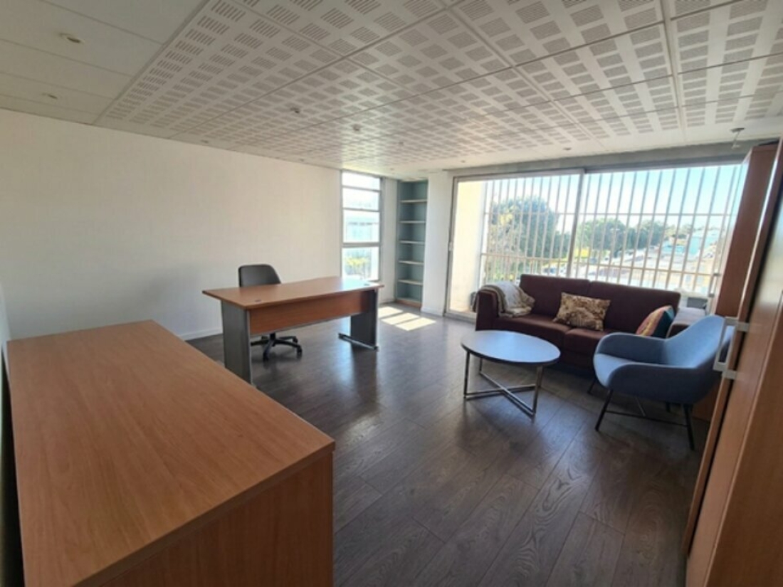 Photo 1 – location bureaux	SAINT LAURENT DU VAR (06700)