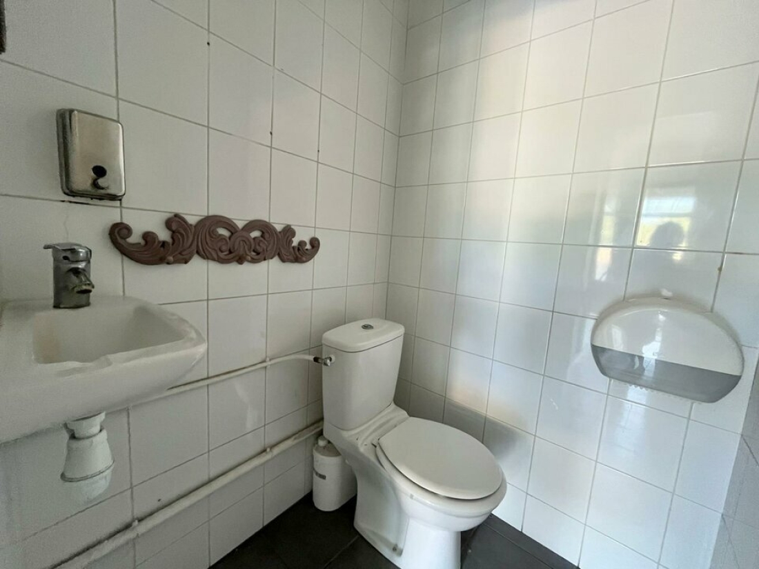 Photo 7 – vente Locaux commerciaux	SAINT LAURENT DU VAR (06700)