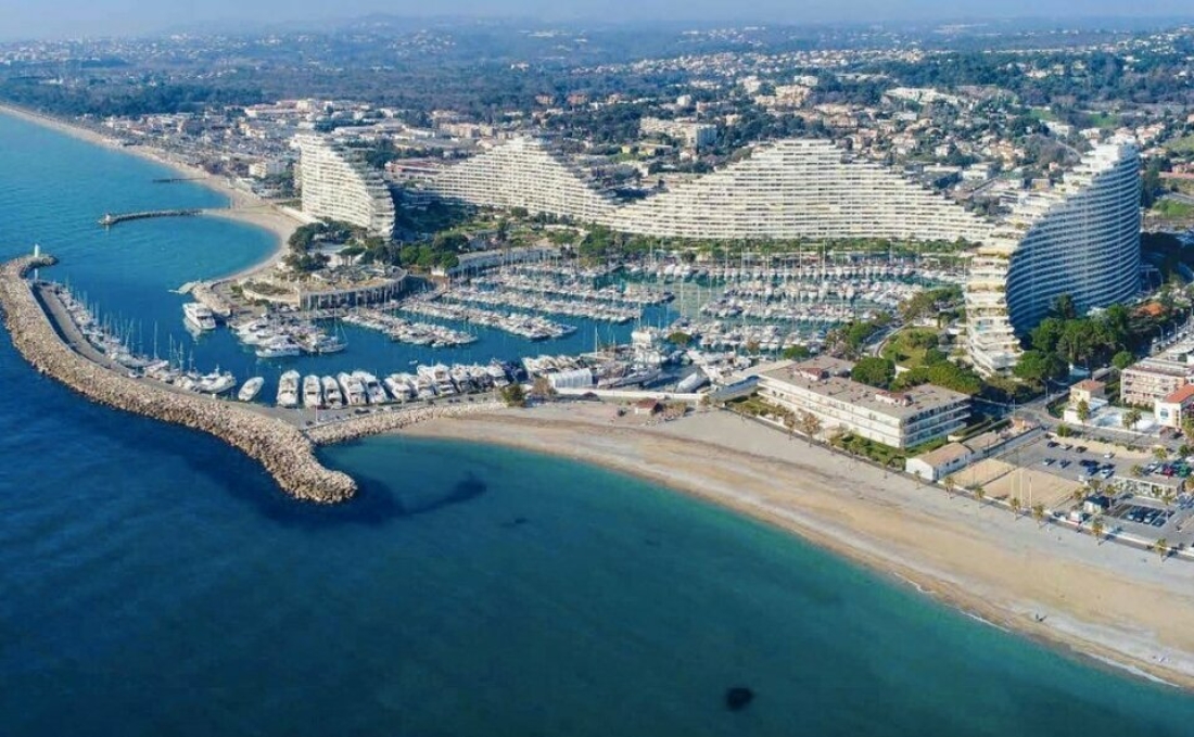 Photo 1 – location Locaux commerciaux	VILLENEUVE LOUBET (06270)