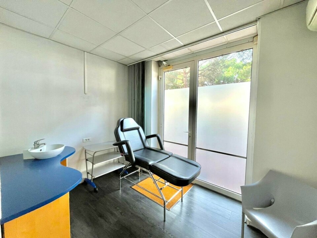 Photo 3 – location Locaux commerciaux	FREJUS (83600)