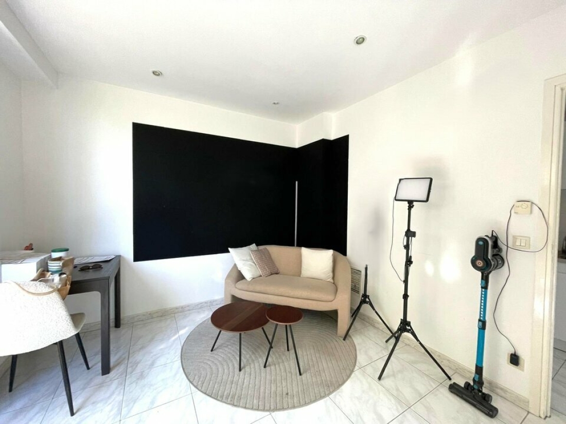 Photo 3 – location Locaux commerciaux	ROQUEBRUNE CAP MARTIN (06190)