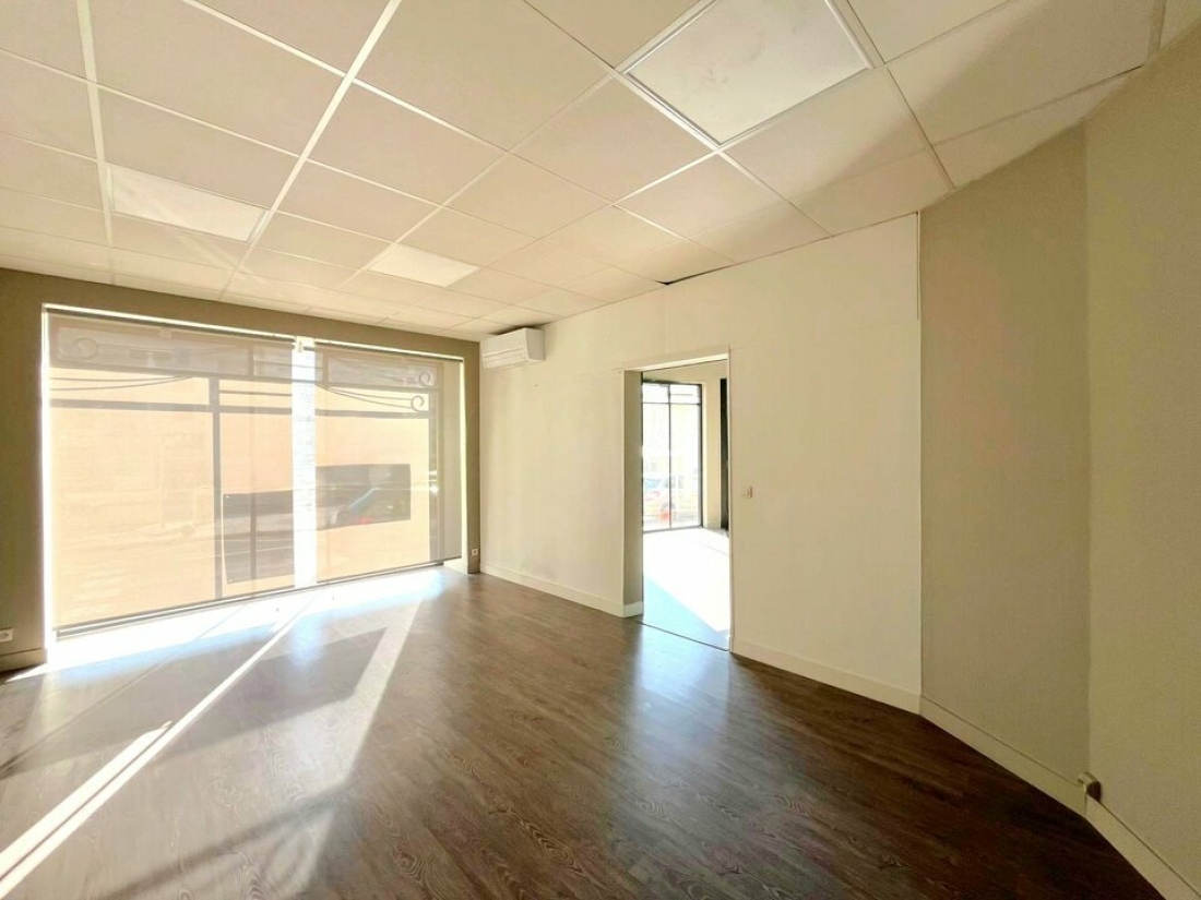 Photo 1 – vente Locaux commerciaux	SAINT RAPHAEL (83700)