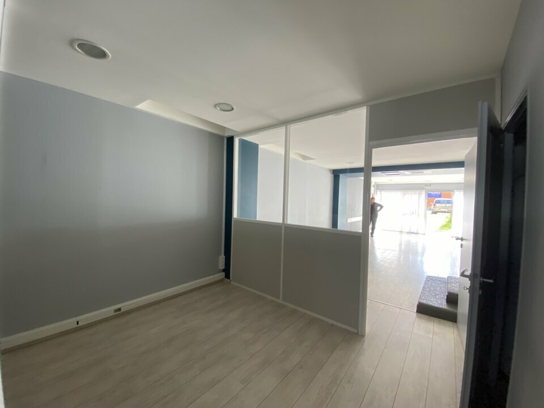 Photo 4 – location Locaux commerciaux	CAGNES SUR MER (06800)
