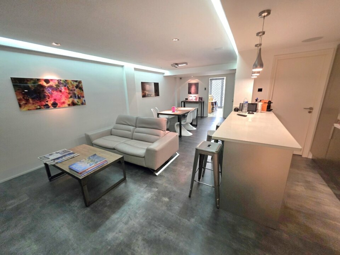 Photo 6 – location Entrepôts / activités	SAINT LAURENT DU VAR (06700)