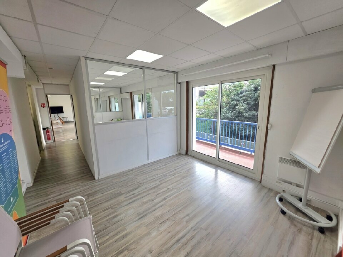 Photo 3 – location bureaux	SAINT LAURENT DU VAR (06700)