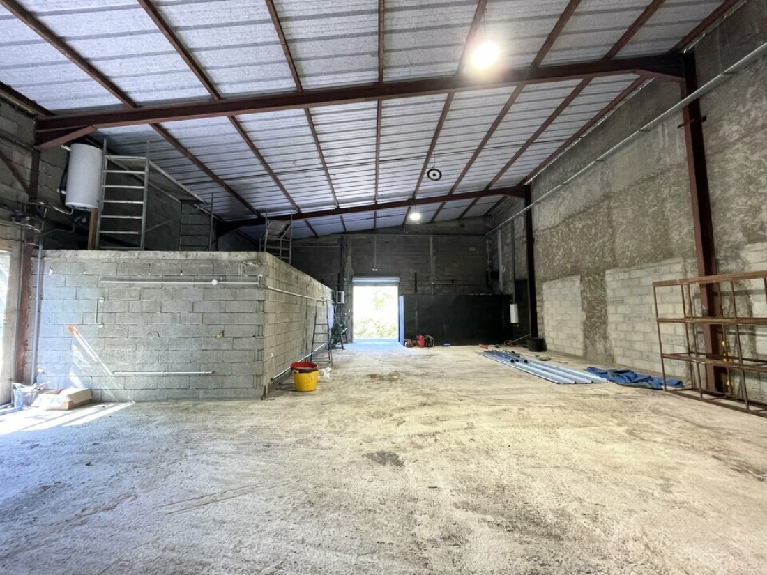 Photo 3 – location Entrepôts / activités	GRASSE (06130)